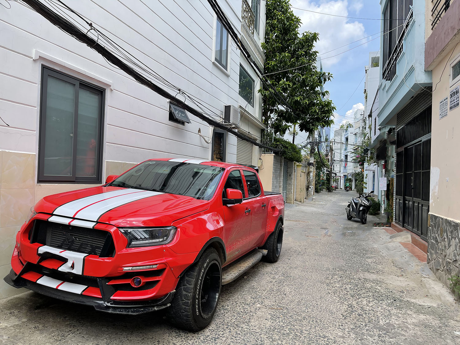 Biệt thự mini 3 lầu, t.kế Tân Cổ Điển, Full n.thất, hẻm ôtô Cầm Bá Thước - Cạnh Phố Ẩm Thực PXLong